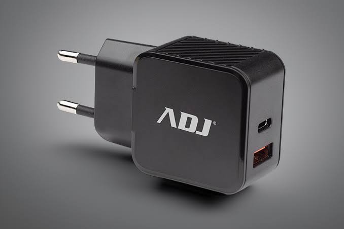 yron Caricabatterie ADJ YRON 30W 2 Porte: 1 USB-C, 1 USB-A 110-00115